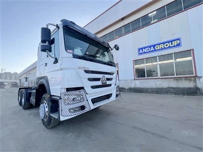 Trelar Tractor Truck a Ddefnyddiwyd